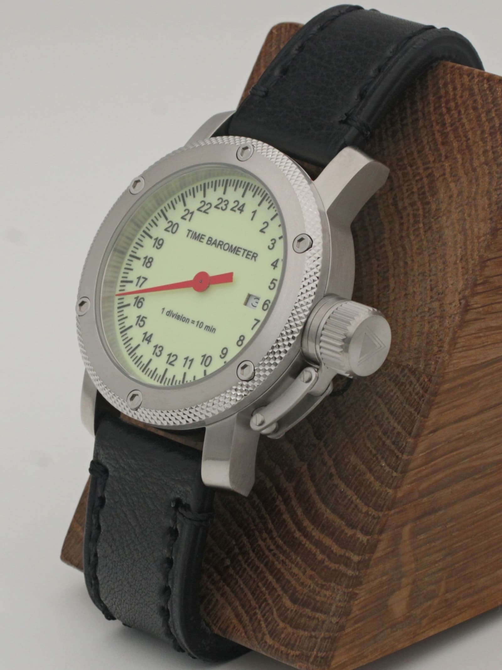Часы Time Barometer однострелочные кварцевые (Ronda 515.24H) 47.600.01