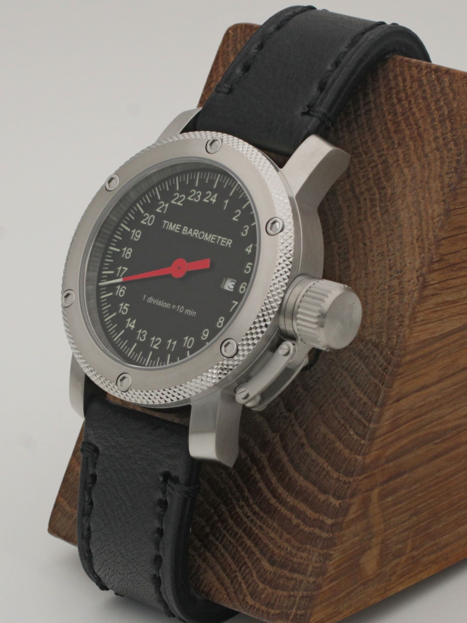 Часы Time Barometer однострелочные кварцевые (Ronda 515.24H) 47.601.01