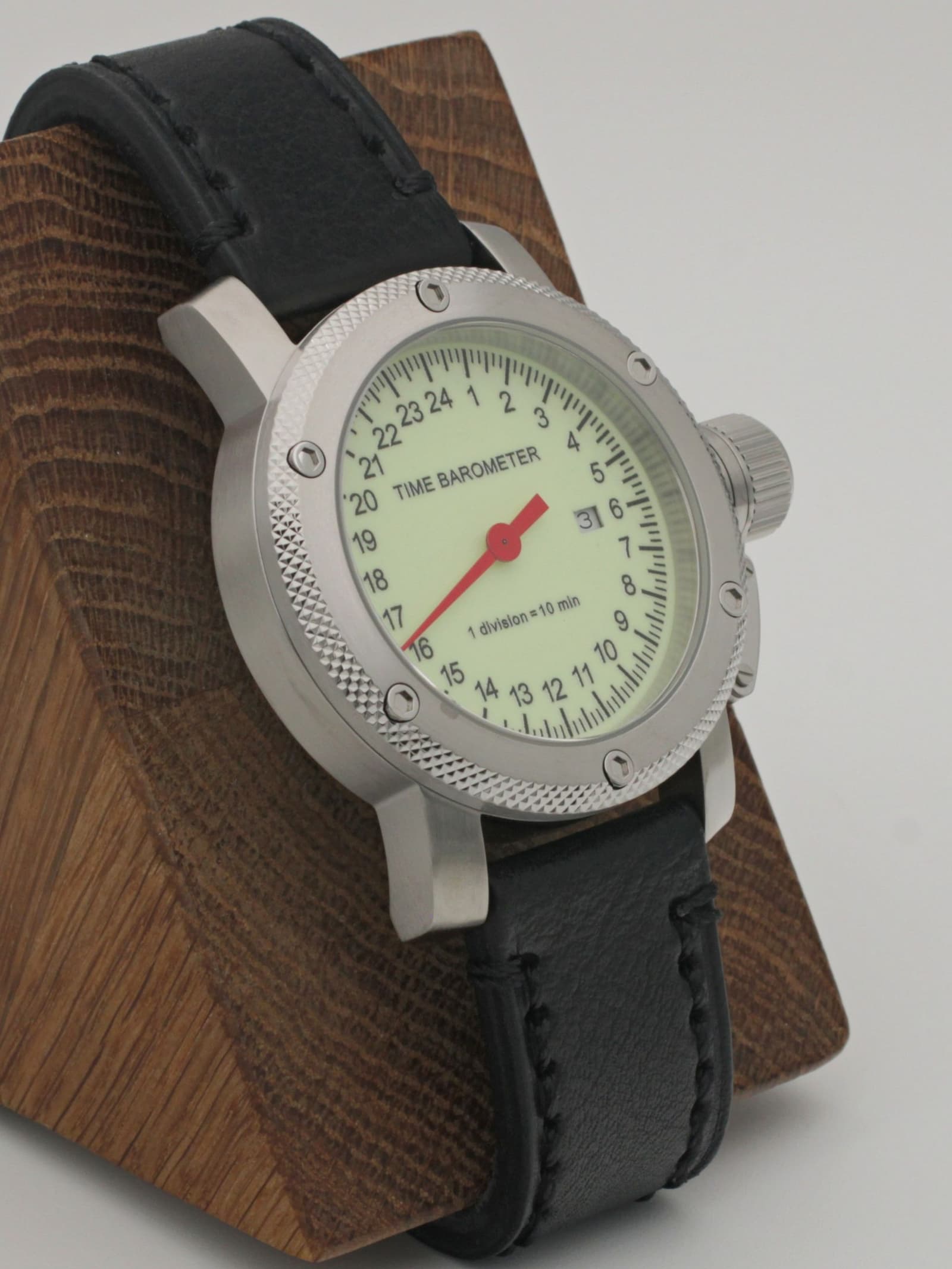 Часы Time Barometer однострелочные кварцевые (Ronda 515.24H) 47.600.01