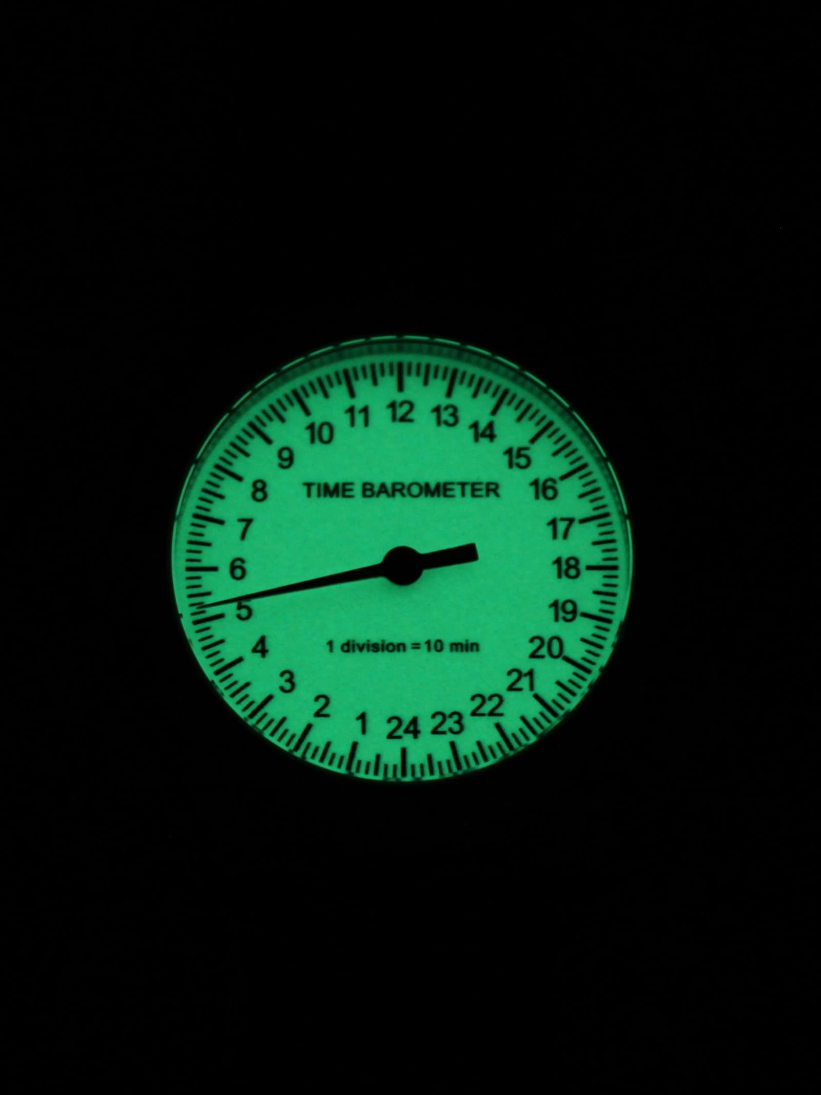 Часы Time Barometer однострелочные механические с автоподзаводом (Восток 2431) 101.600.21
