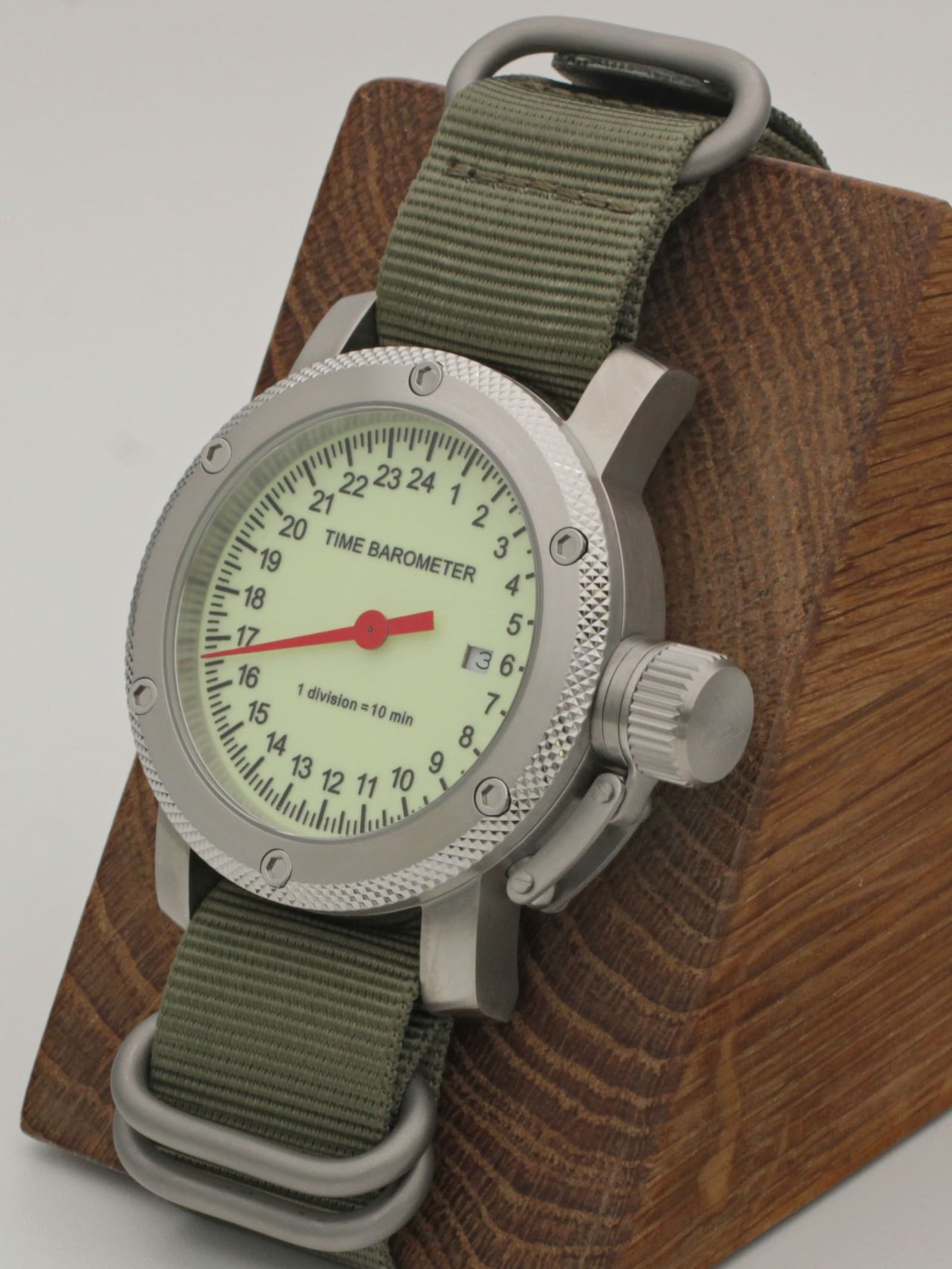 Часы Time Barometer однострелочные кварцевые (Ronda 515.24H) 47.600.21