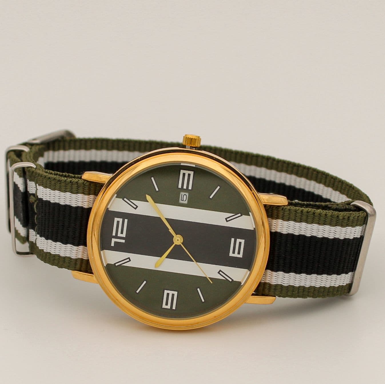Часы Triumph кварцевые 510.52