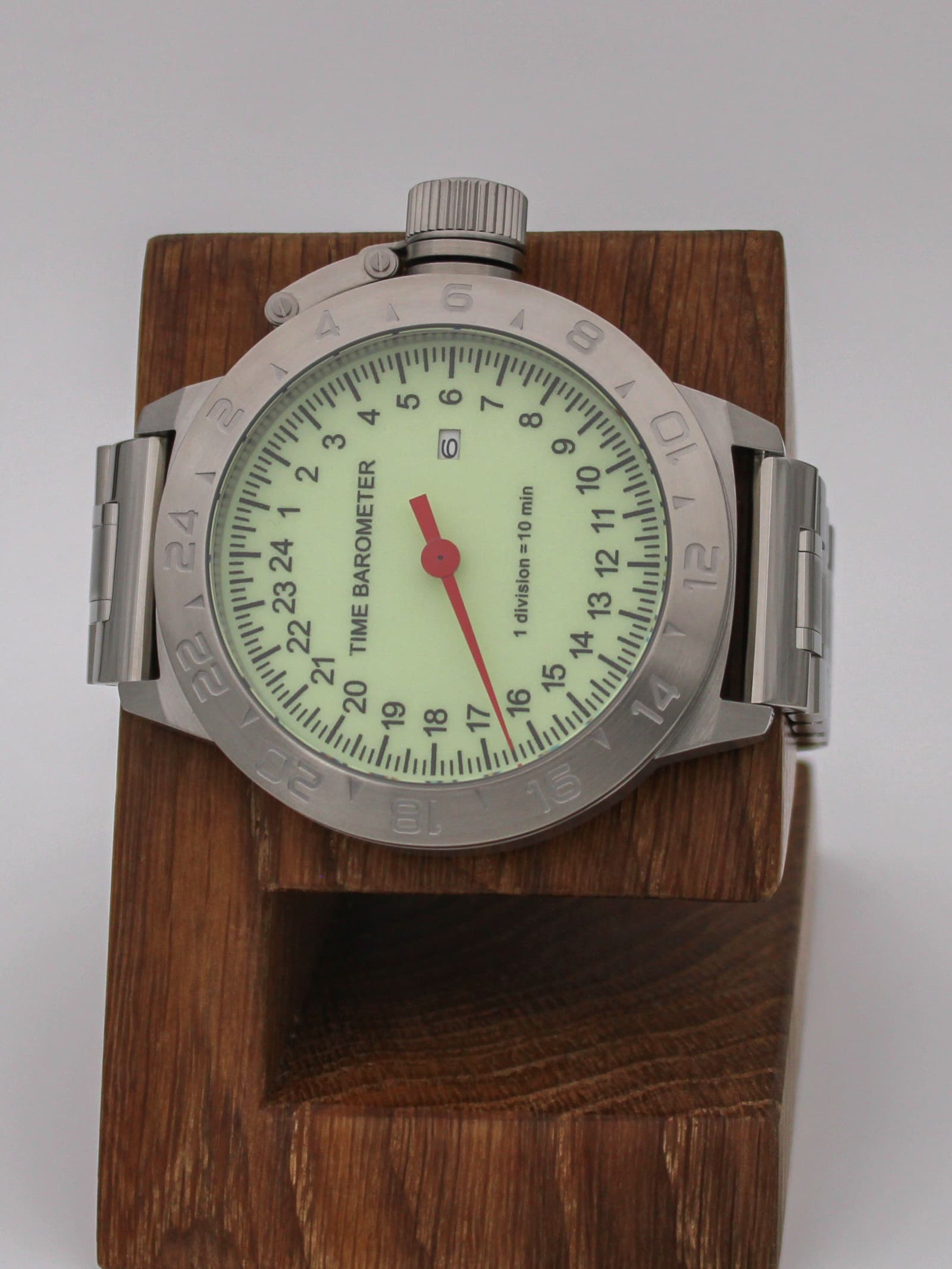 Часы Time Barometer однострелочные кварцевые (Ronda 515.24H) Q52.600.2