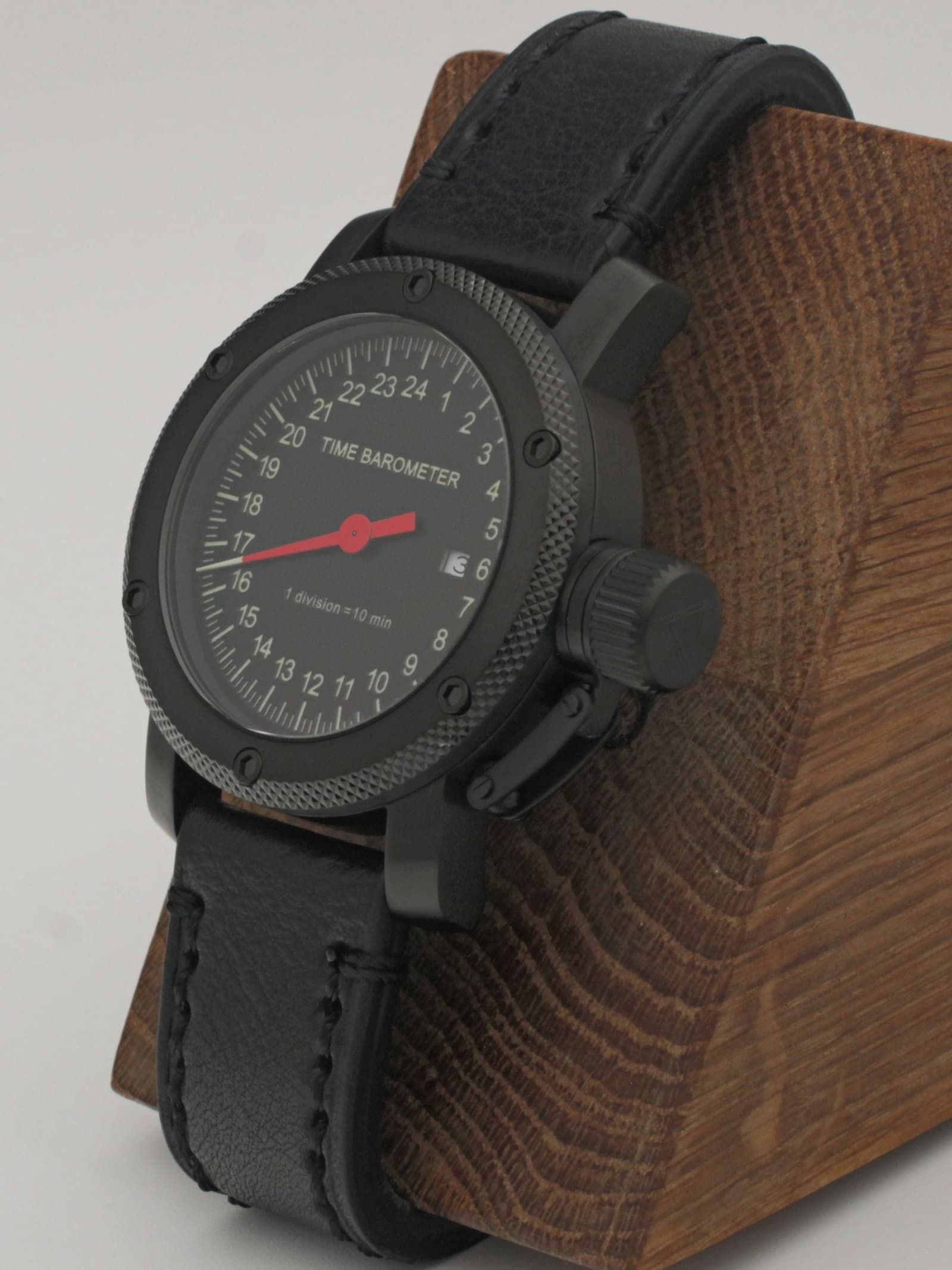 Часы Time Barometer однострелочные кварцевые (Ronda 515.24H) 147.601.01