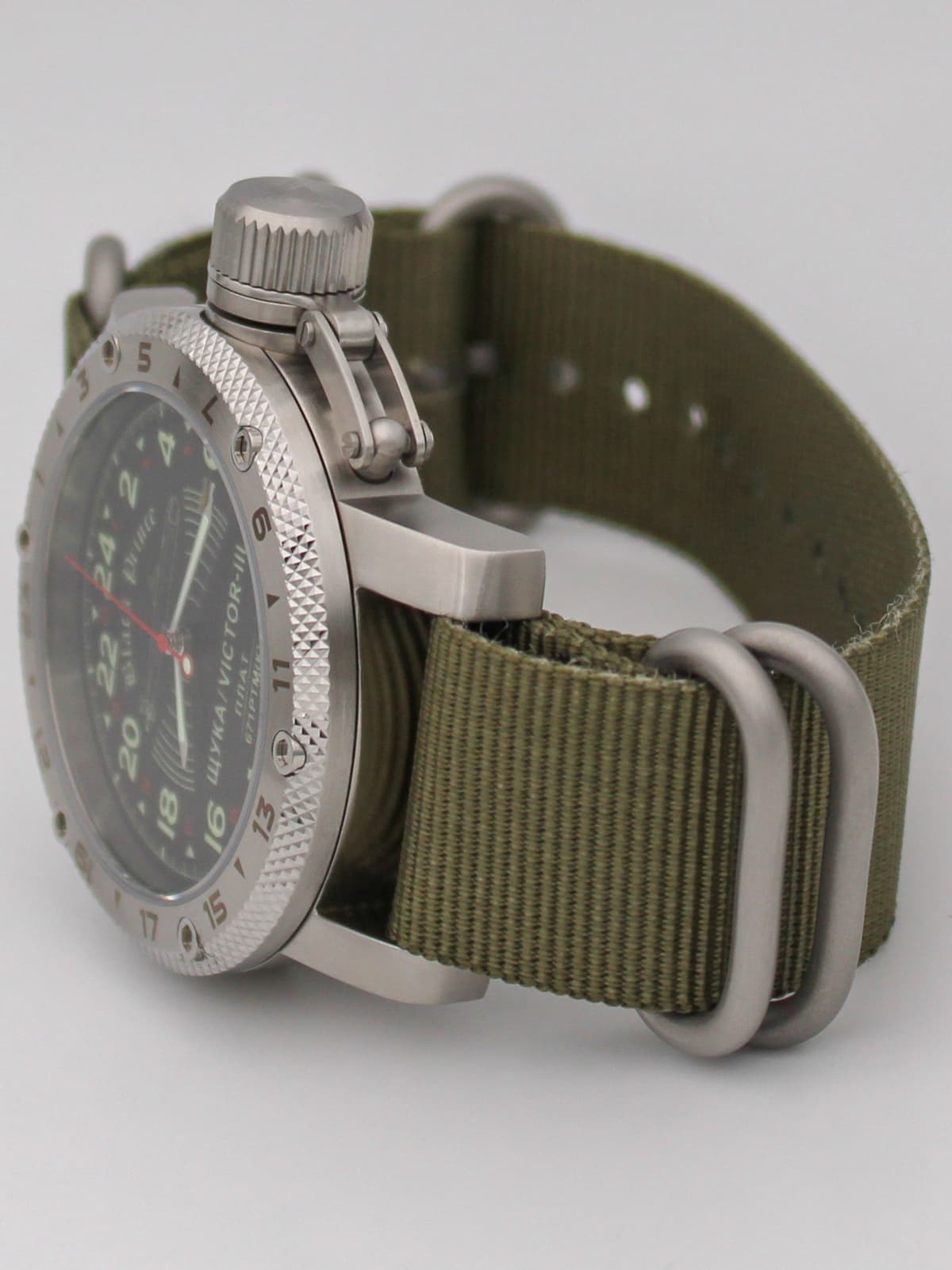 Часы 671 / Щука (Black Prince) кварцевые (Ronda 515.24H) Q47.068.21