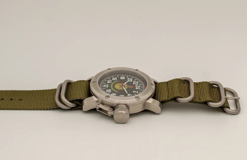 Часы наручные Погранвойска 174.21, механические, механизм Ракета 2623