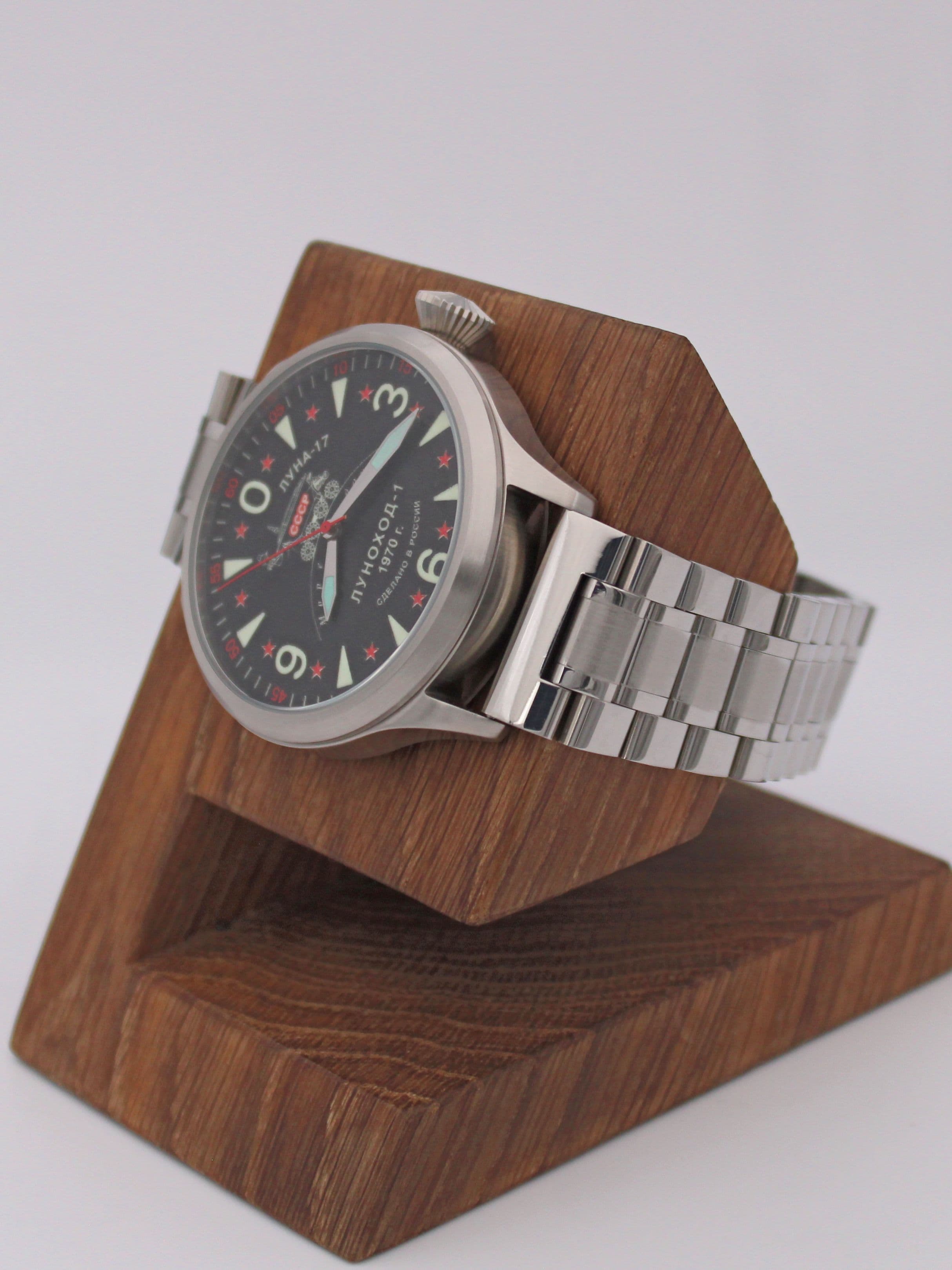 Часы "Луноход-1" механические (Восток 2409) 11.406.2