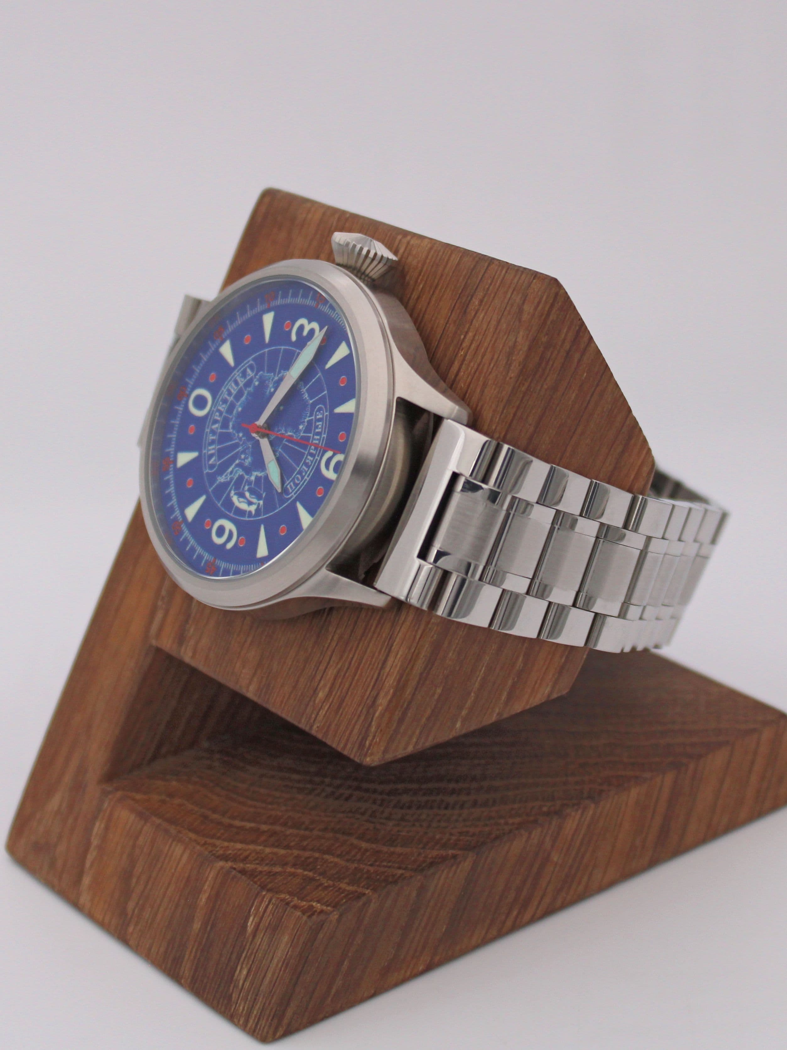 Часы Полярные "Антарктика" механические (Восток 2409) 11.532.2