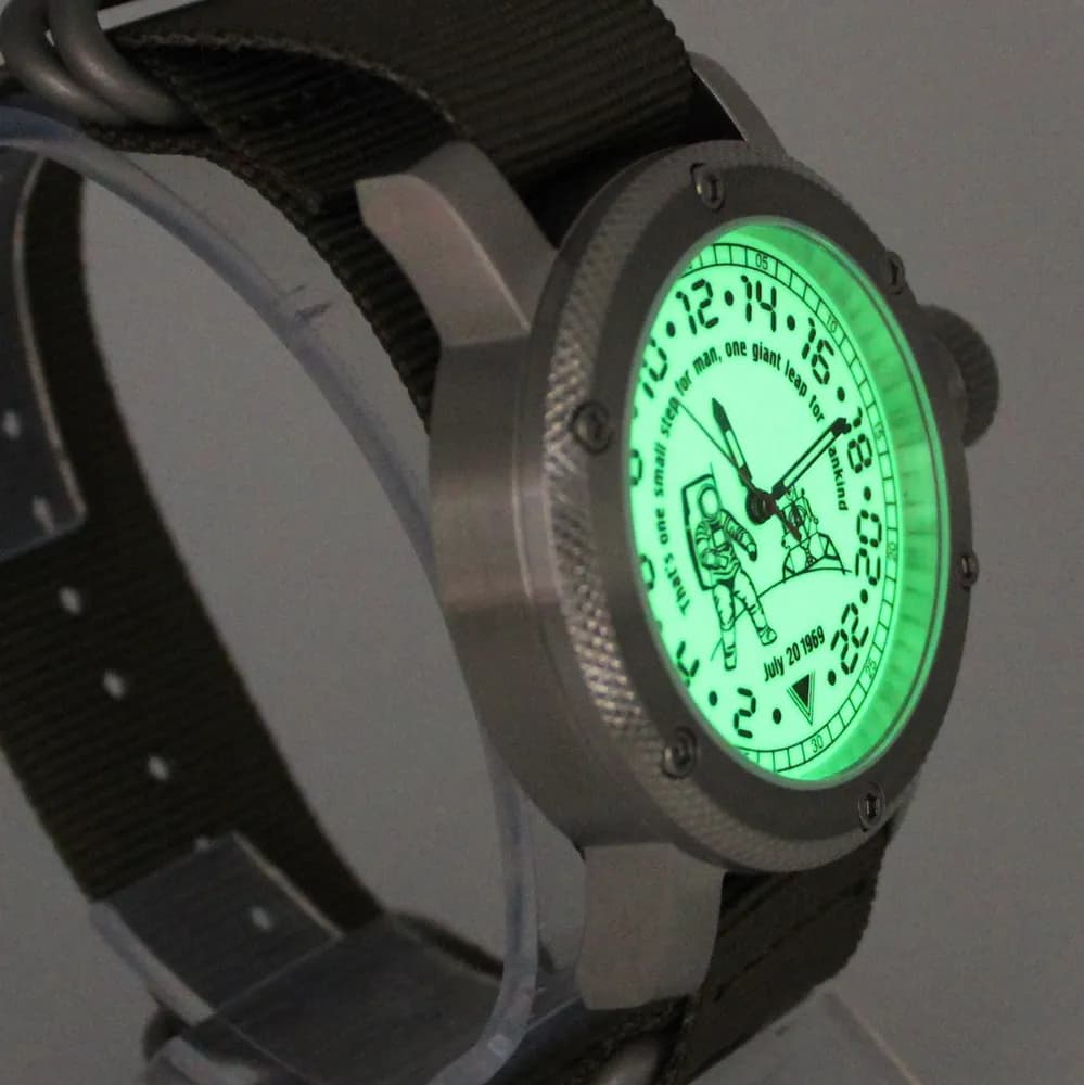 Часы Высадка на Луне механические 126.21 механизм Ракета 2623