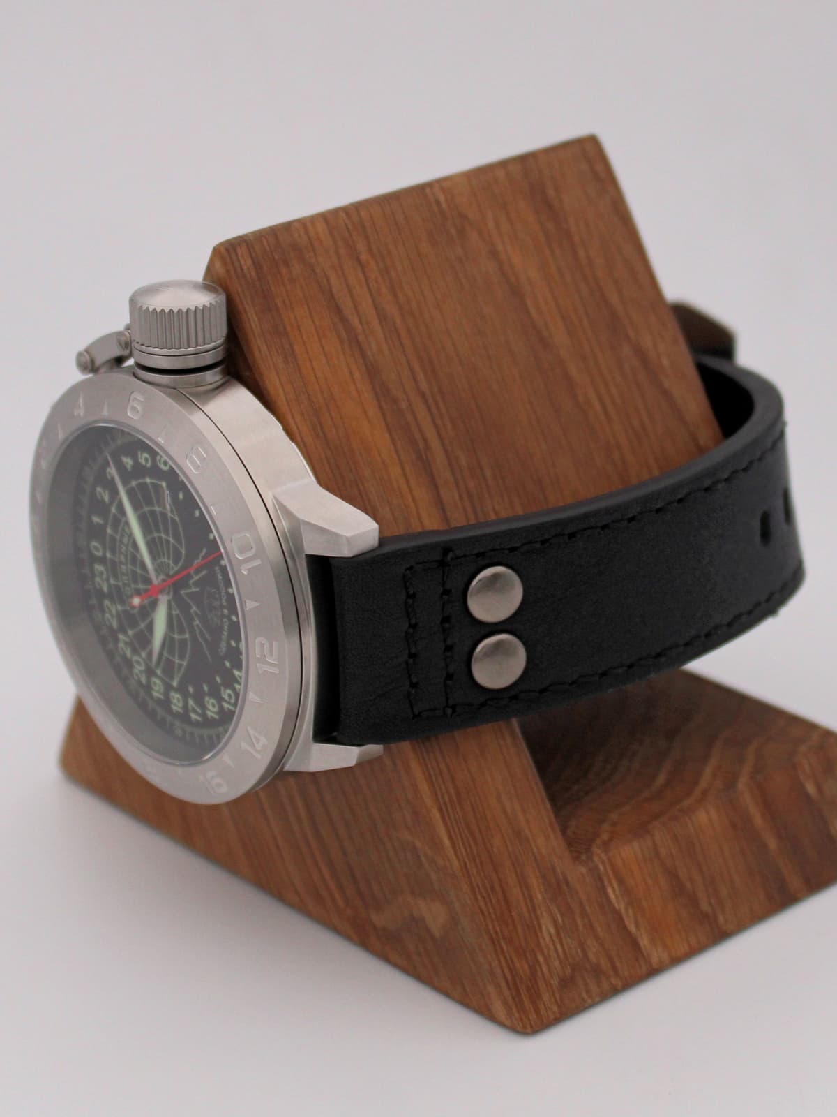 Часы Полярные кварцевые (Ronda 515.24H) Q52.133.01