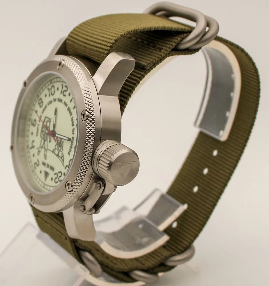 Часы Высадка на Луне механические 126.21 механизм Ракета 2623