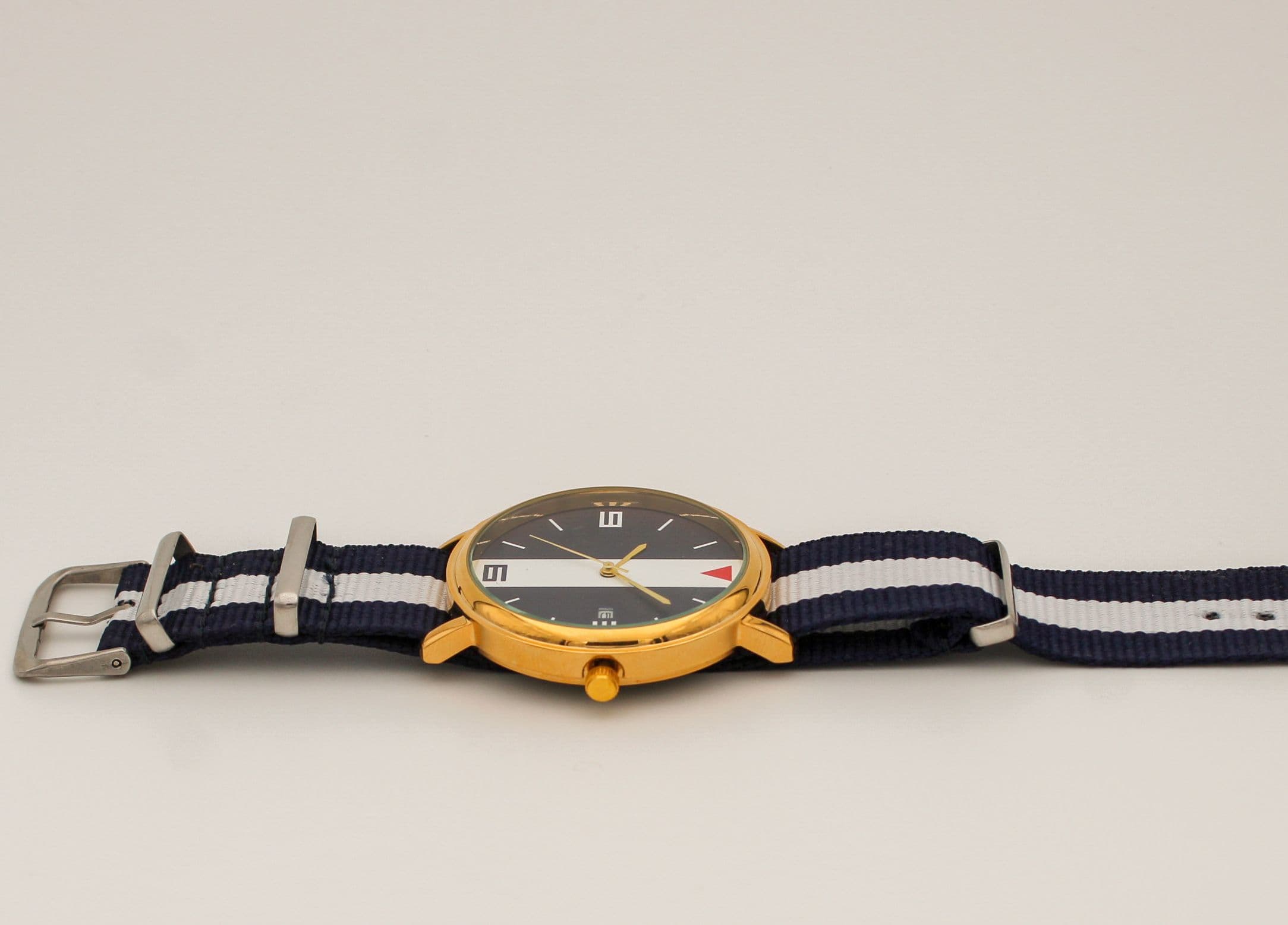 Часы Triumph кварцевые 506.52