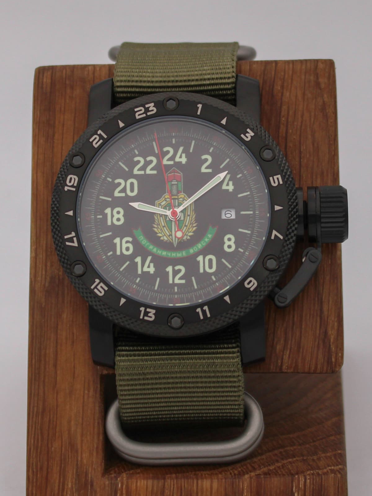 Часы Погранвойска кварцевые (Ronda 515.24H) Q147.174.21