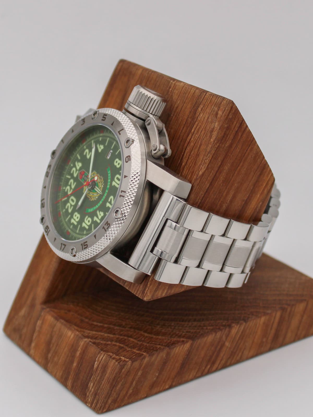 Часы Погранвойска кварцевые (Ronda 515.24H) Q47.242.2