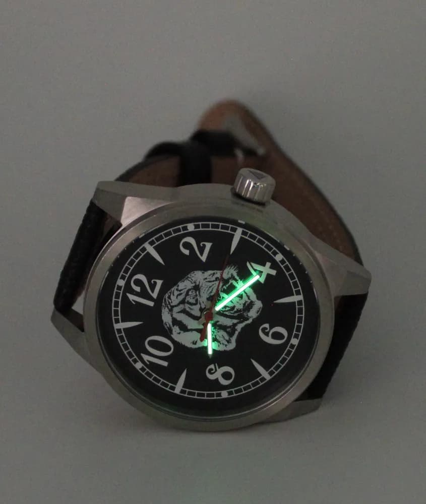 Часы наручные Тигр 21.310.011  механические,  механизм Ракета 2609