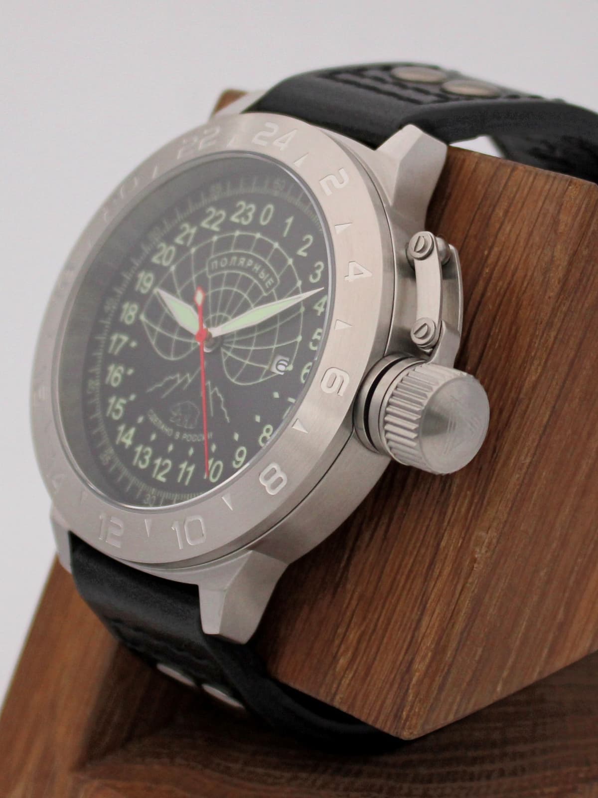 Часы Полярные кварцевые (Ronda 515.24H) Q52.133.01