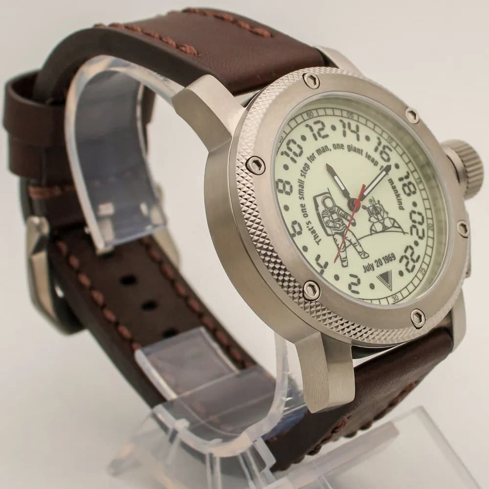 Часы Высадка на Луне механические 126.02 механизм Ракета 2623