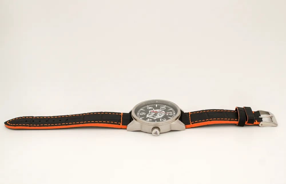 Часы наручные Тигр 21.310.015  механические,  механизм Ракета 2609