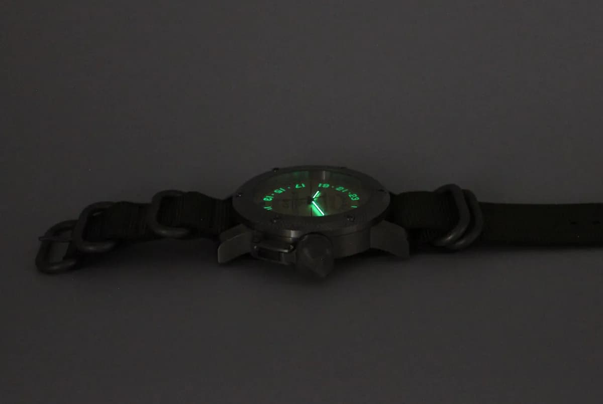 Часы наручные  С-13 "Атака века" механические 082.21, противоударные, механизм Ракета 2623Н