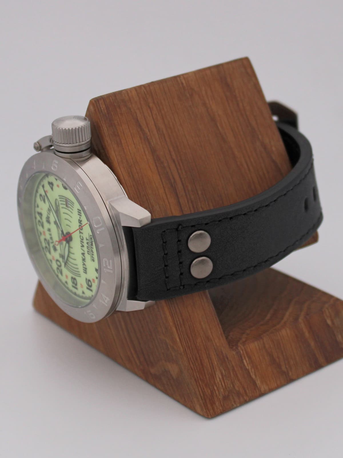 Часы 671 / Щука (Black Prince) кварцевые (Ronda 515.24H) Q52.066.01