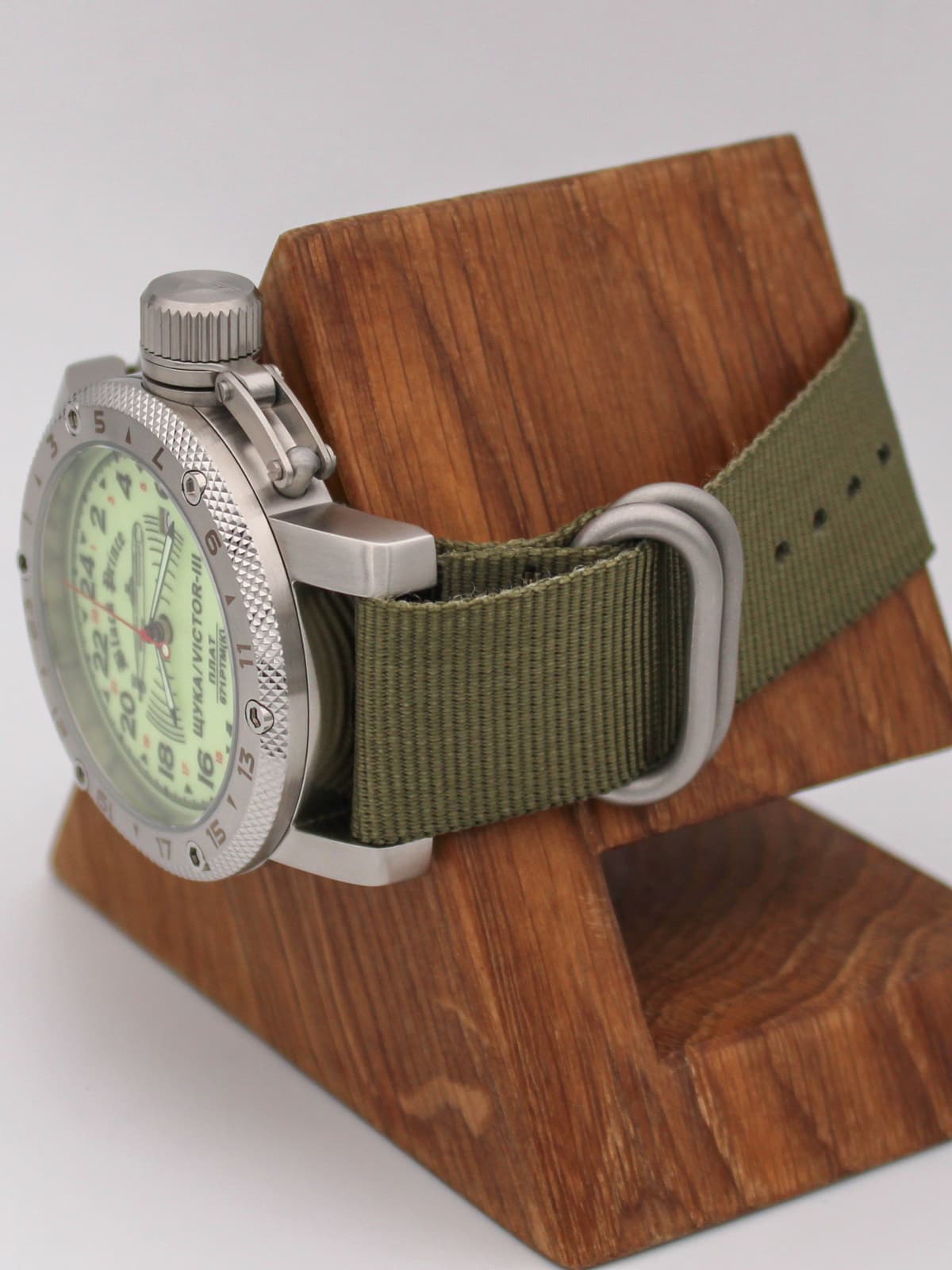 Часы 671 / Щука (Black Prince) кварцевые (Ronda 515.24H) Q47.066.21