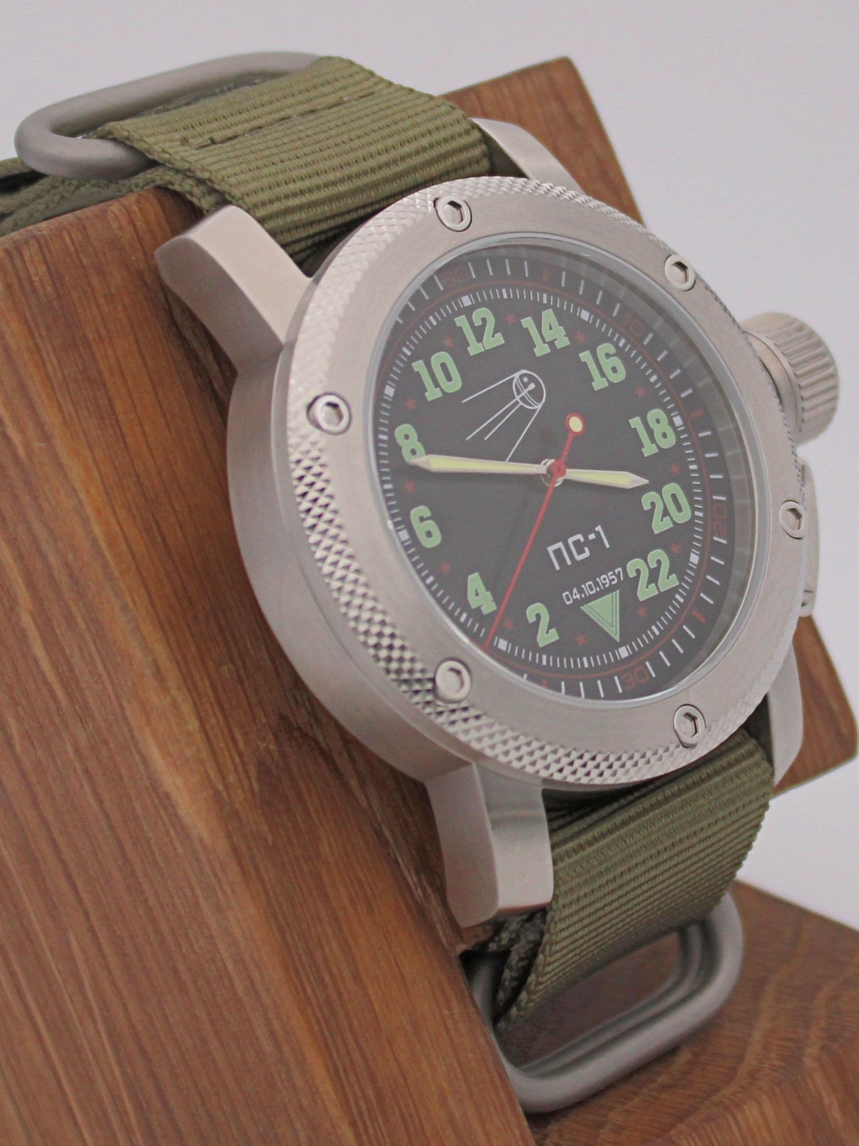 Часы "Простейший Спутник-1" механические с автоподзаводом (Восток 2431) 01.124.21