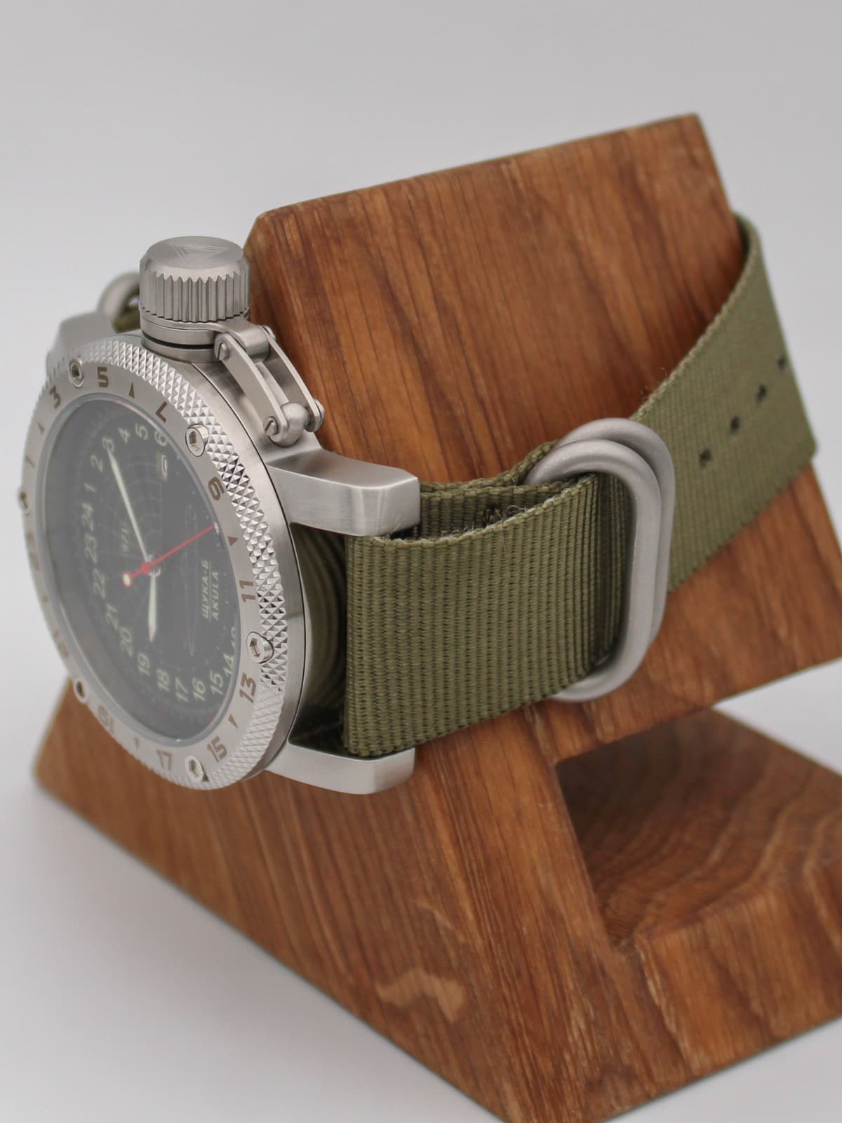 Часы 971 / Щука-Б (Akula) кварцевые (Ronda 515.24H) Q47.063.21