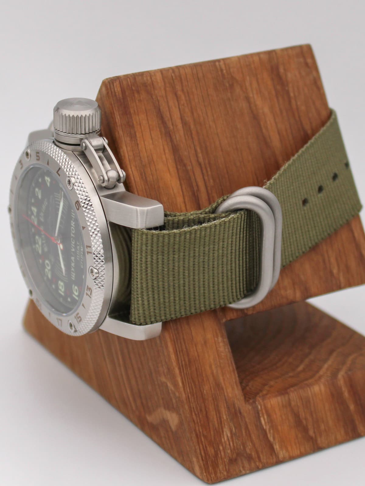 Часы 671 / Щука (Black Prince) кварцевые (Ronda 515.24H) Q47.068.21