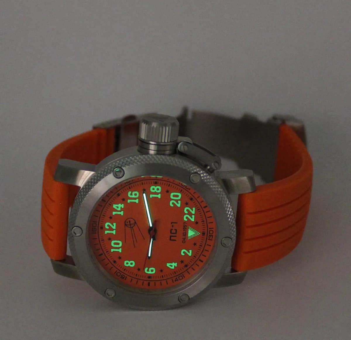 Часы наручные  "Простейший Спутник-1", механические  123.15 ,  механизм Ракета 2623 Н