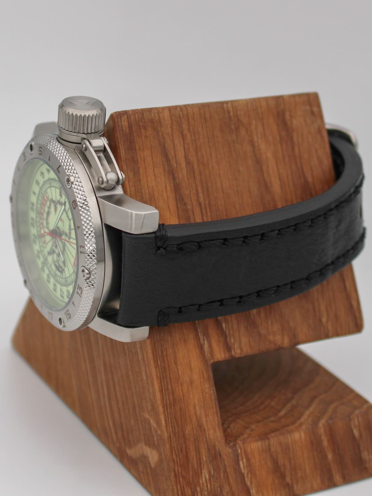 Часы Полярные / Антарктика кварцевые (Ronda 515.24H) Q47.140.01