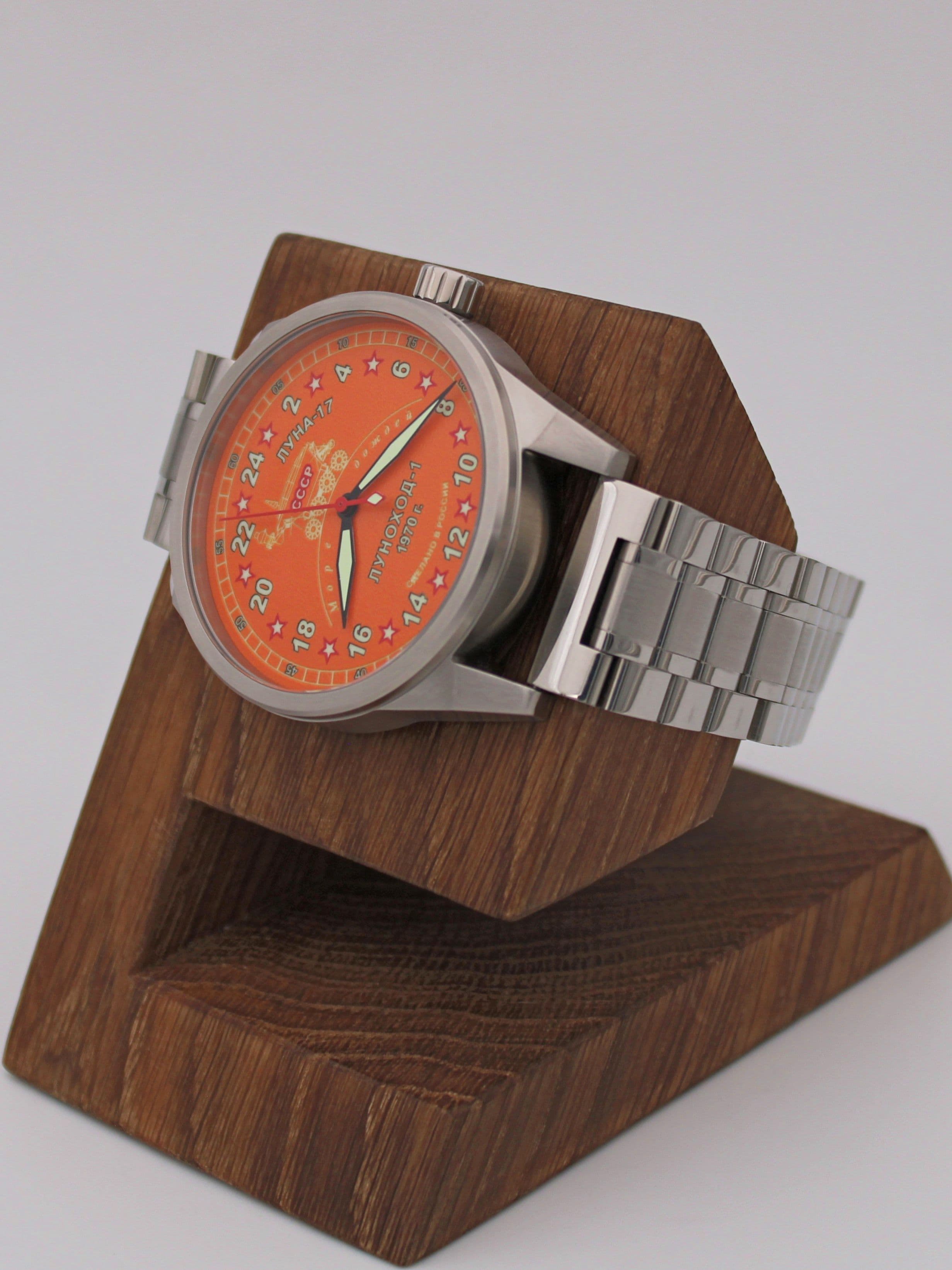 Часы "Луноход-1" механические (Ракета 2623) 21.403.2