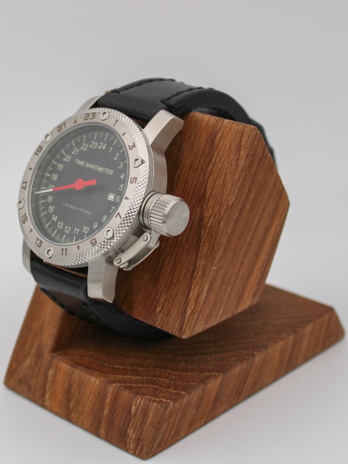 Часы Time Barometer однострелочные кварцевые (Ronda 515.24H) 47.601.01