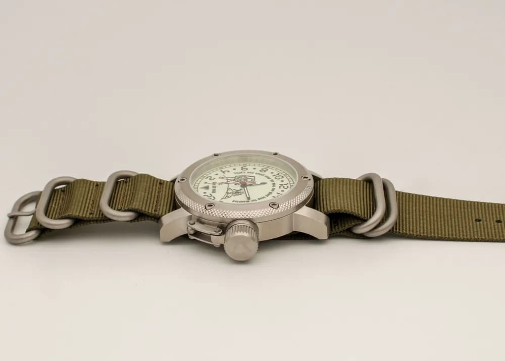 Часы Высадка на Луне механические 126.21 механизм Ракета 2623