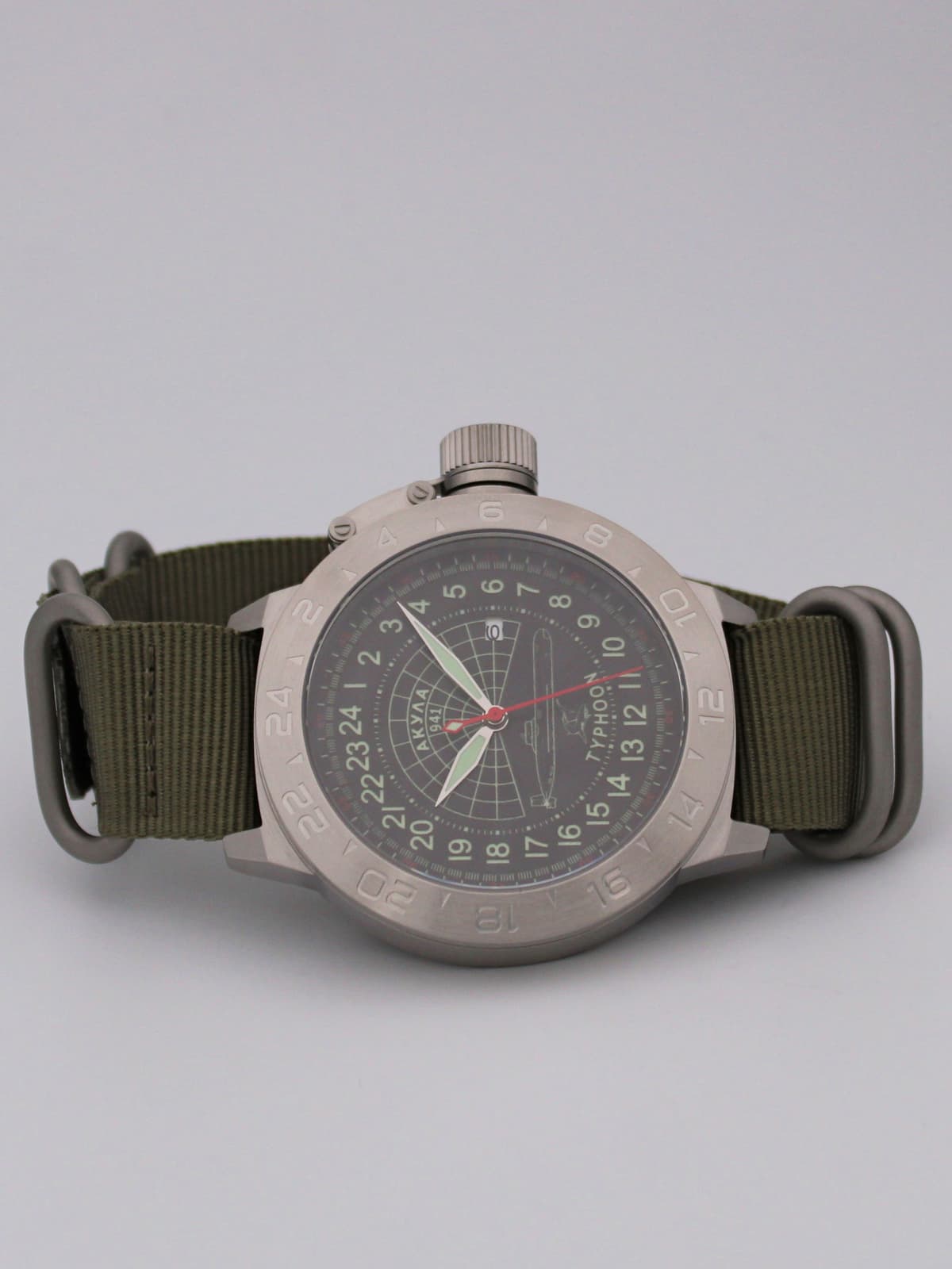 Часы 941 / Акула (Typhoon) кварцевые (Ronda 515.24H) Q52.145.21