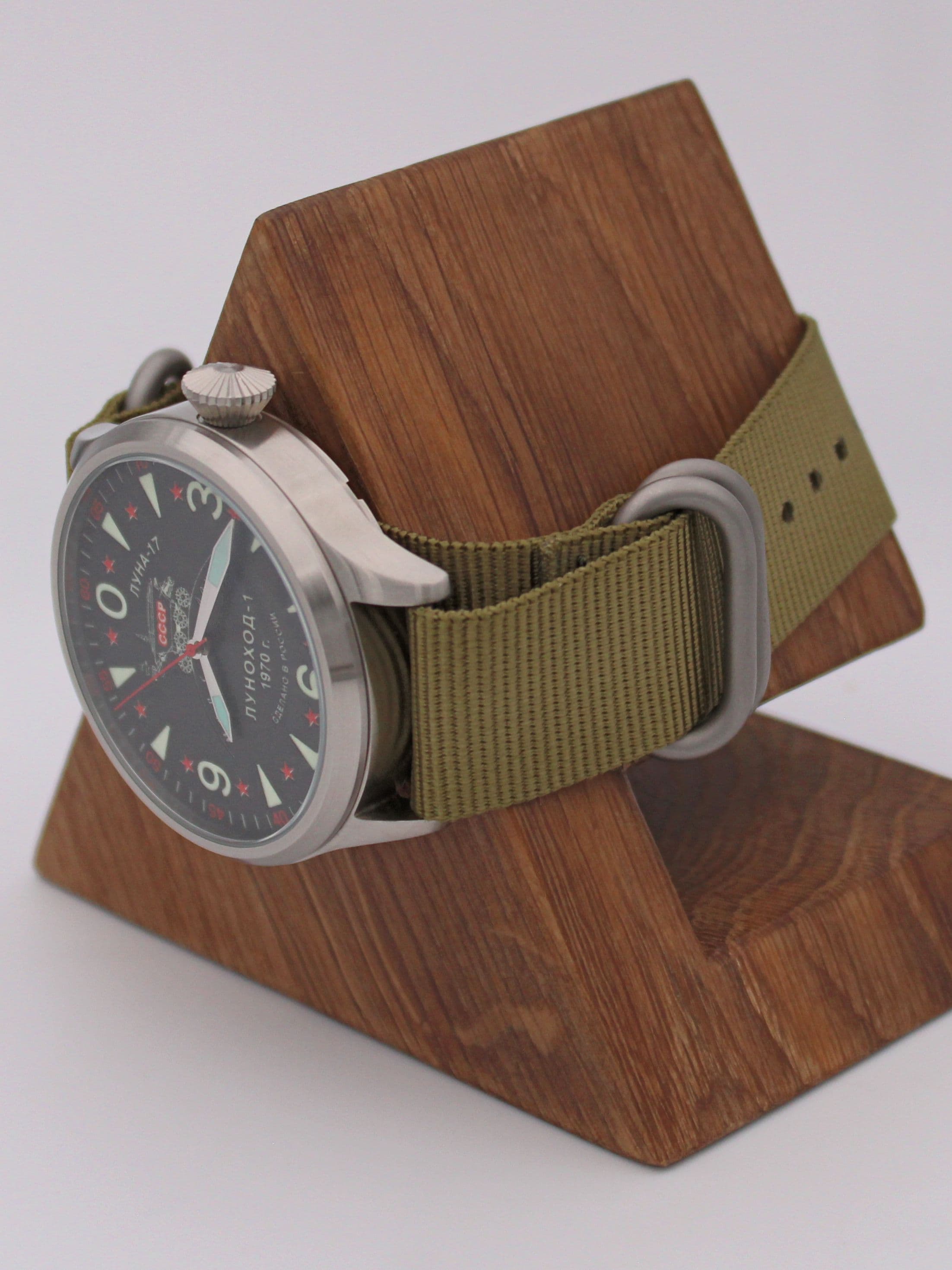 Часы "Луноход-1" механические (Восток 2409) 11.406.21