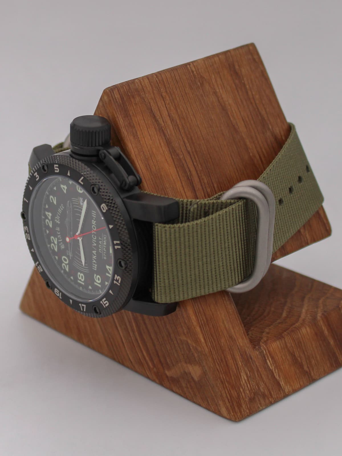 Часы 671 / Щука (Black Prince) кварцевые (Ronda 515.24H) Q147.068.21