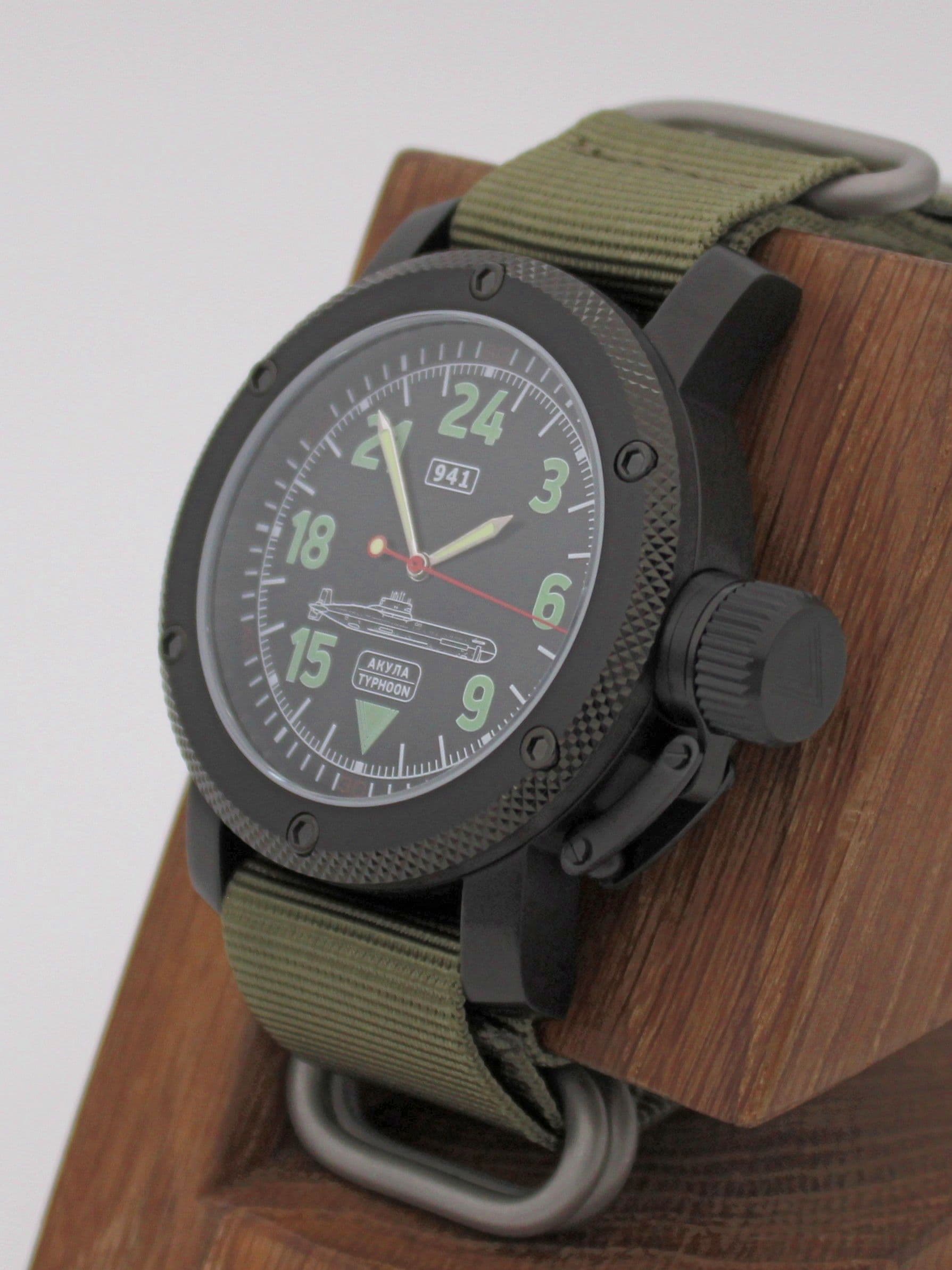 Часы 941 / Акула (Typhoon) механические (Ракета 2623) 103.054.21