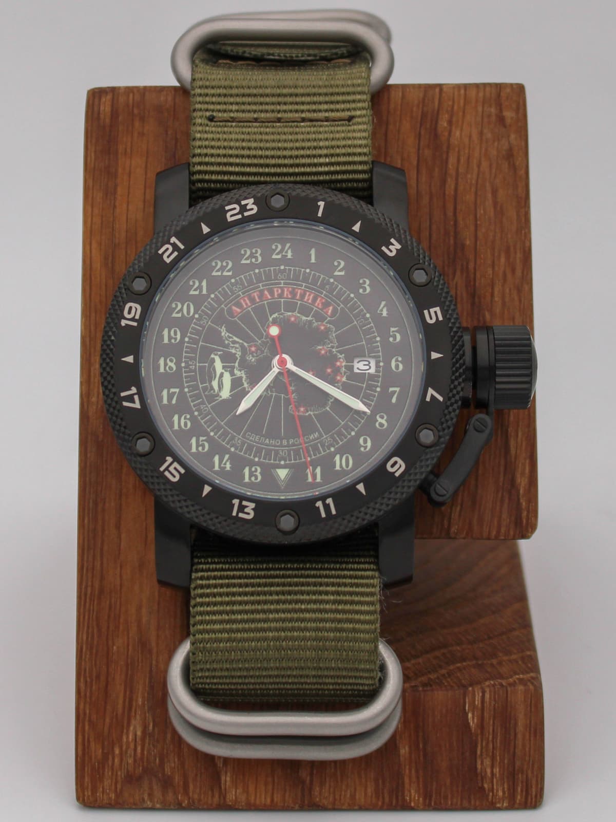 Часы Полярные / Антарктика кварцевые (Ronda 515.24H) Q147.141.21