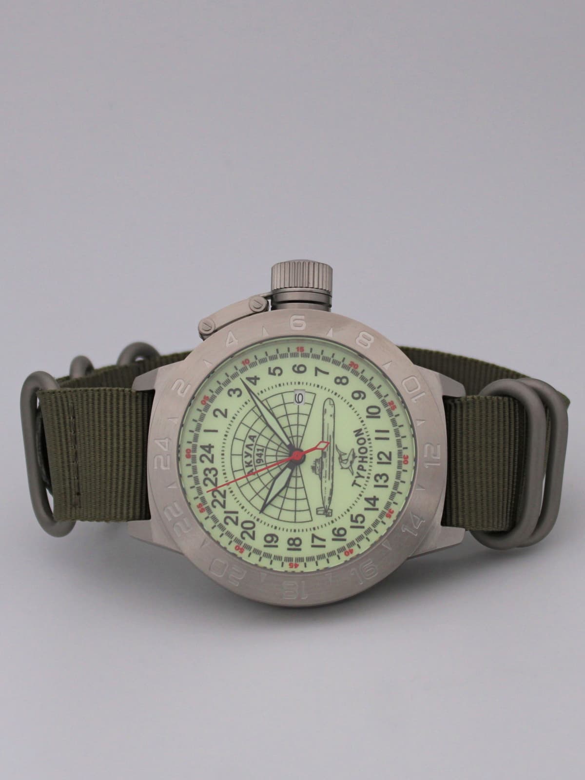 Часы 941 / Акула (Typhoon) кварцевые (Ronda 515.24H) Q52.147.21