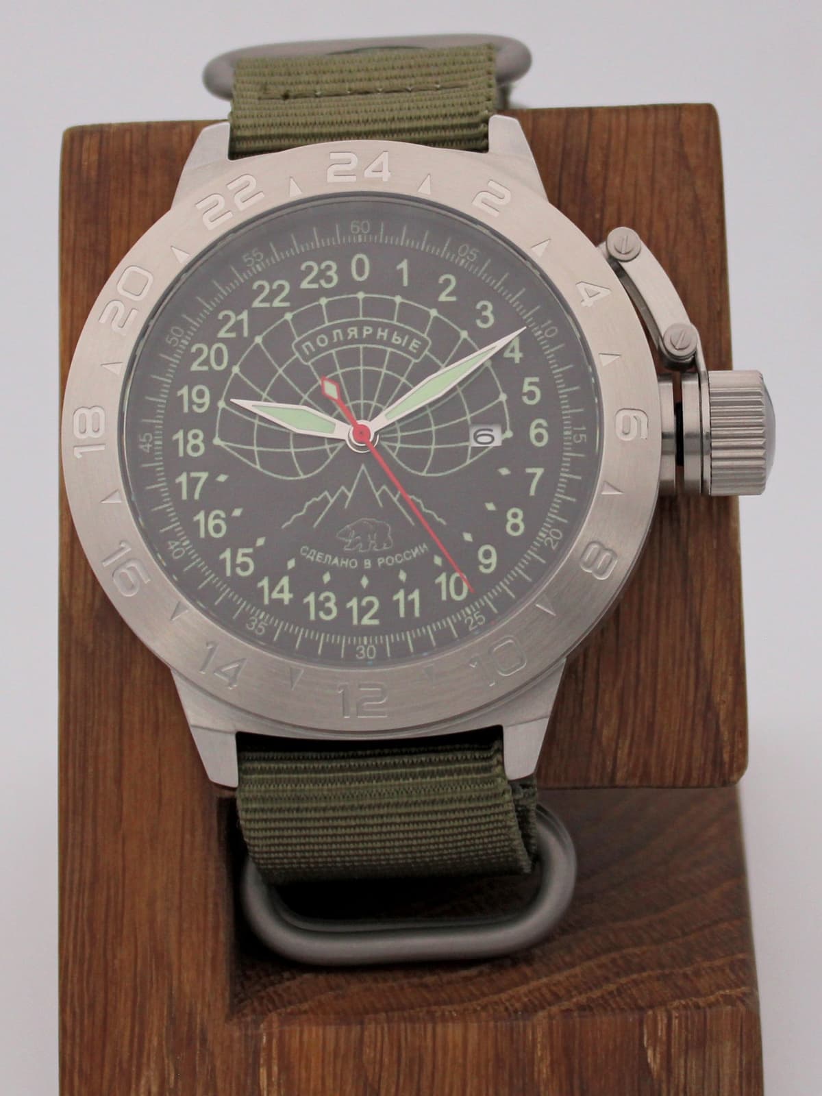 Часы Полярные кварцевые (Ronda 515.24H) Q52.133.21