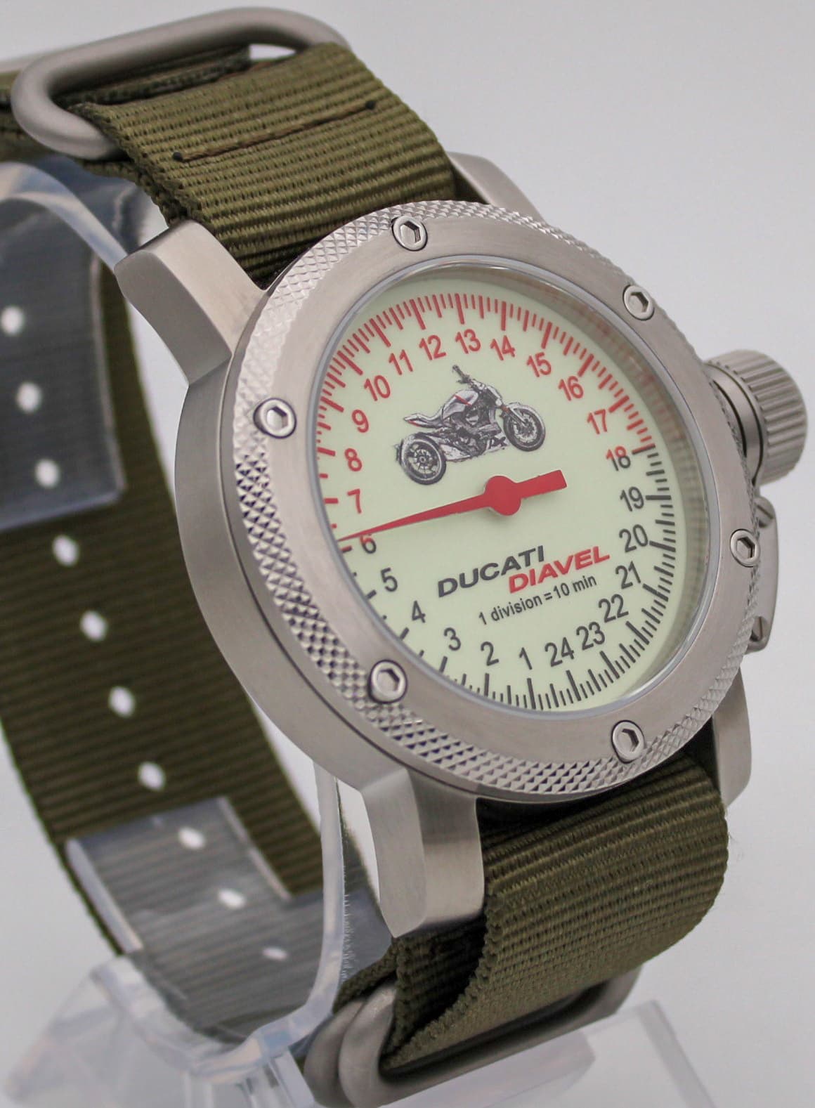 Часы DUCATI DIAVEL (мотоцикл) механизм Восток 2431.01