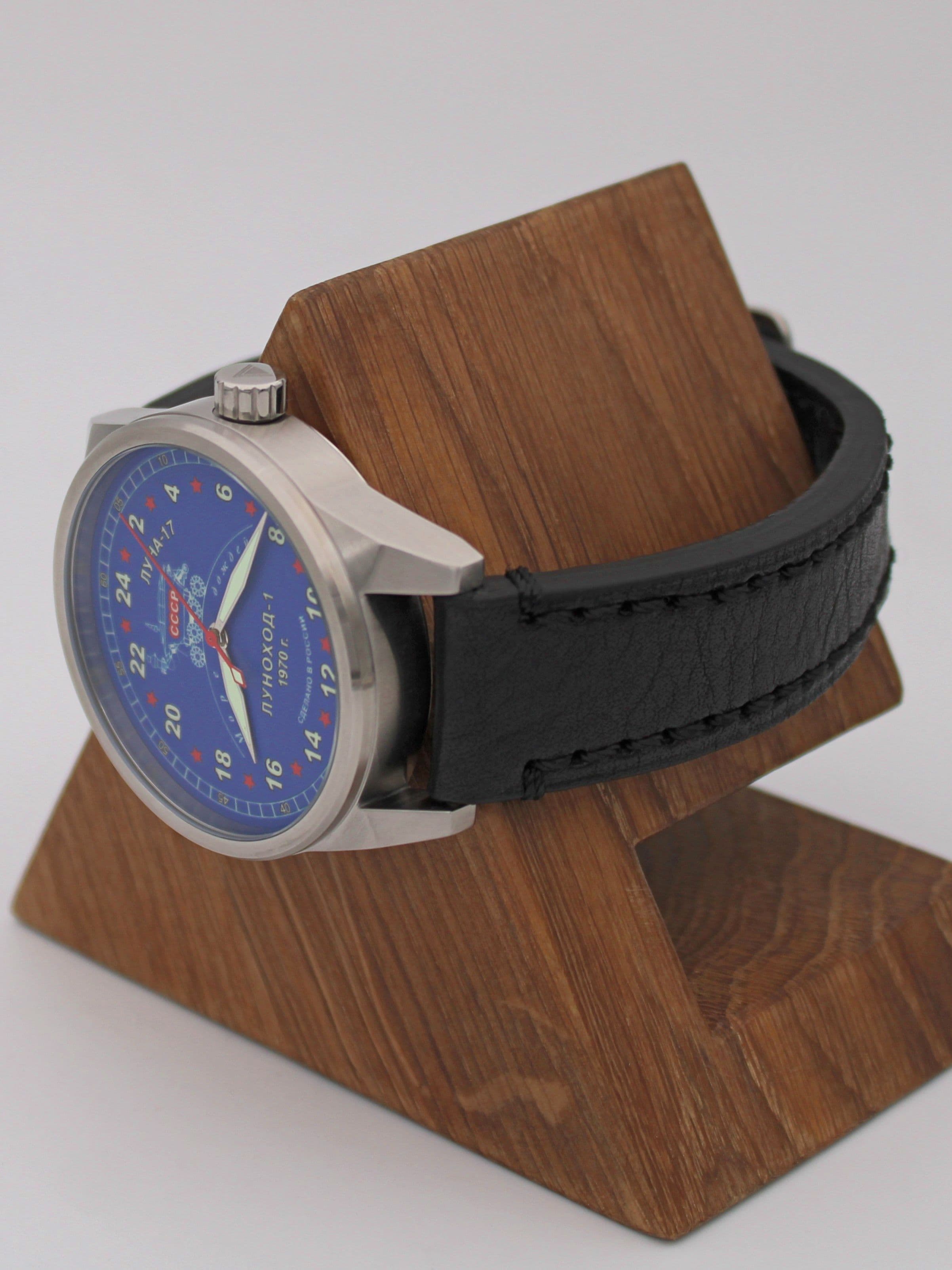 Часы "Луноход-1" механические (Ракета 2623) 21.405.01