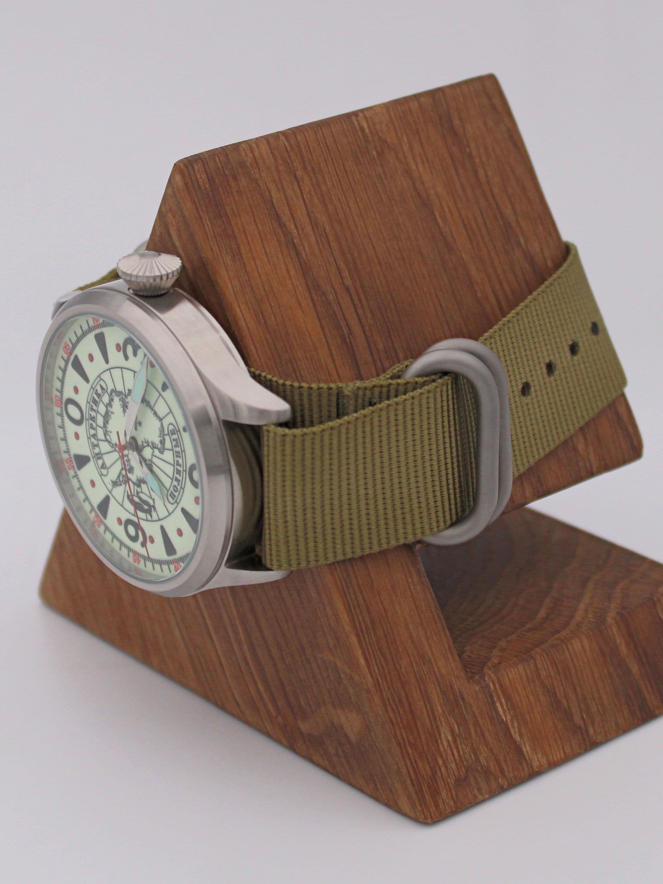 Часы Полярные "Антарктика" механические (Восток 2409) 11.530.21