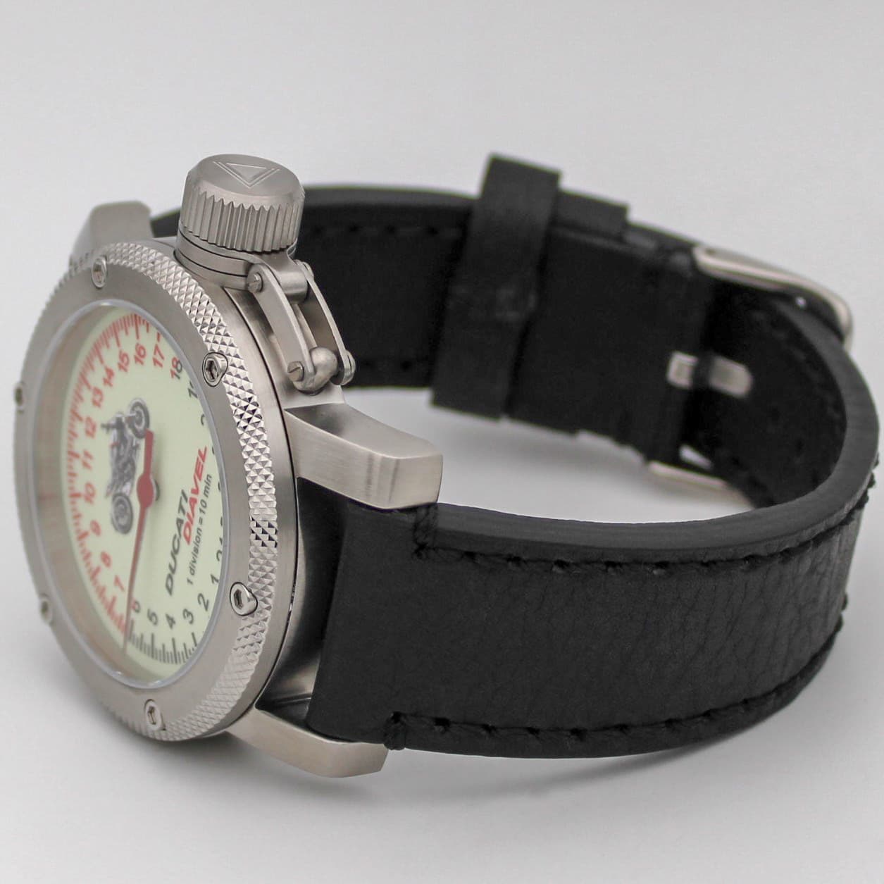 Часы DUCATI DIAVEL (мотоцикл) механизм Восток 2431.01