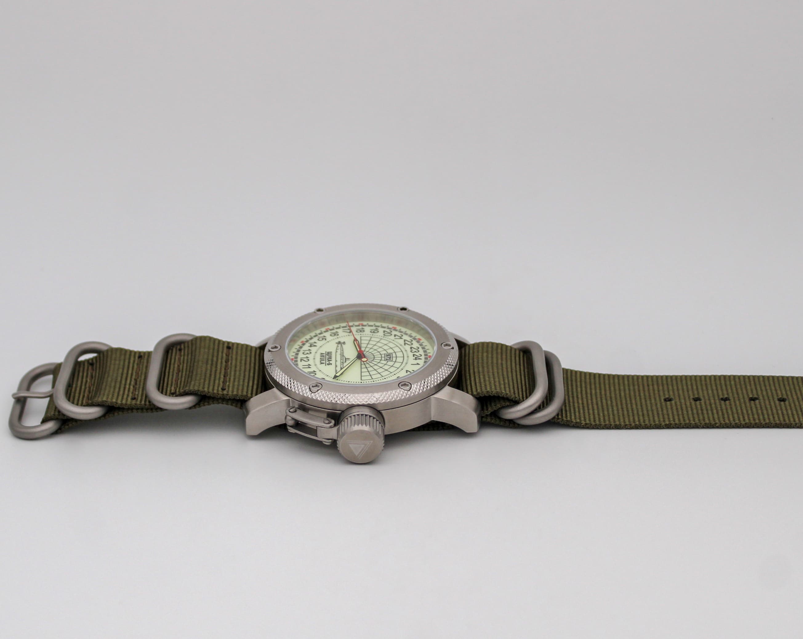 Часы  971 / Щука-Б (Akula), механические, механизм Ракета 2623 Н