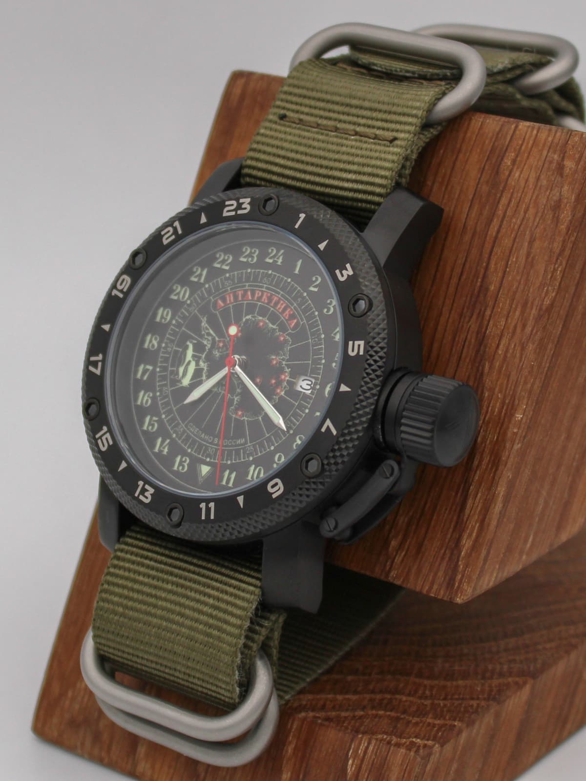 Часы Полярные / Антарктика кварцевые (Ronda 515.24H) Q147.141.21