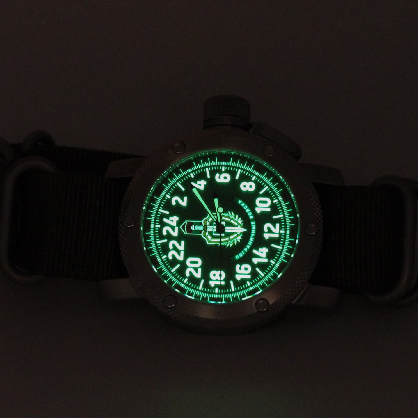 Часы Пограничные войска, механизм Восток 2431.01