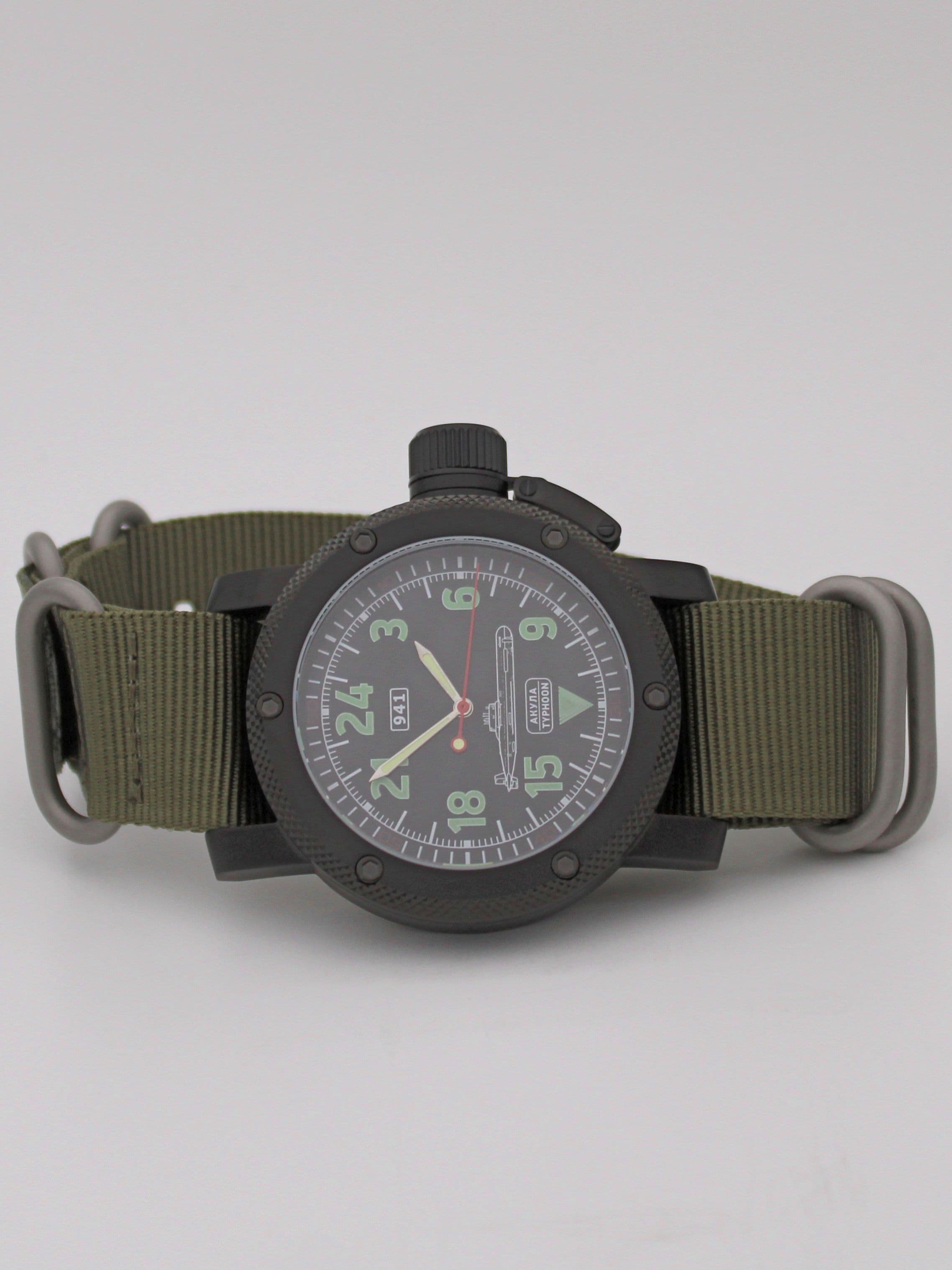 Часы 941 / Акула (Typhoon) механические (Ракета 2623) 103.054.21