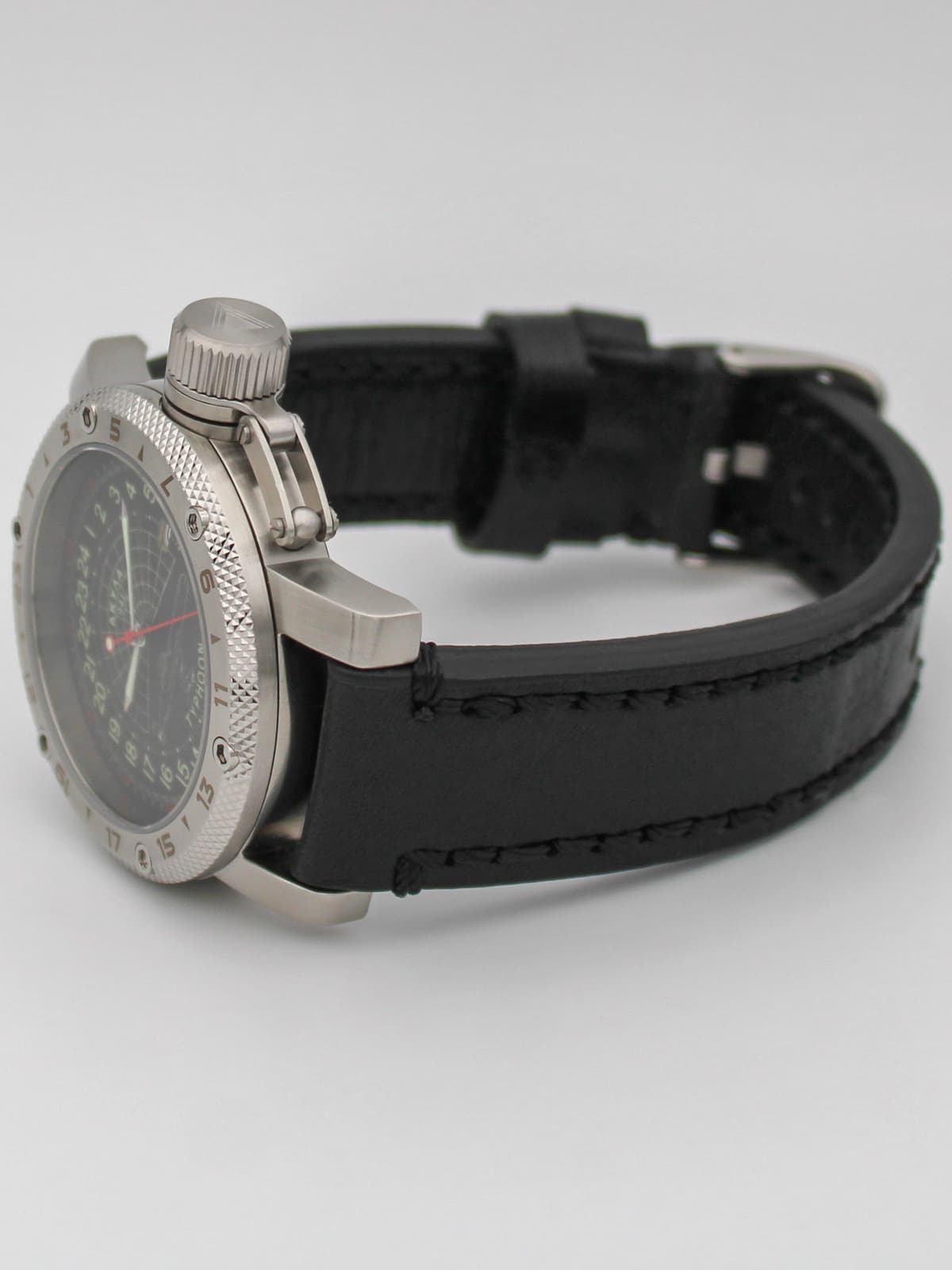 Часы 941 / Акула (Typhoon) кварцевые (Ronda 515.24H) Q47.145.01