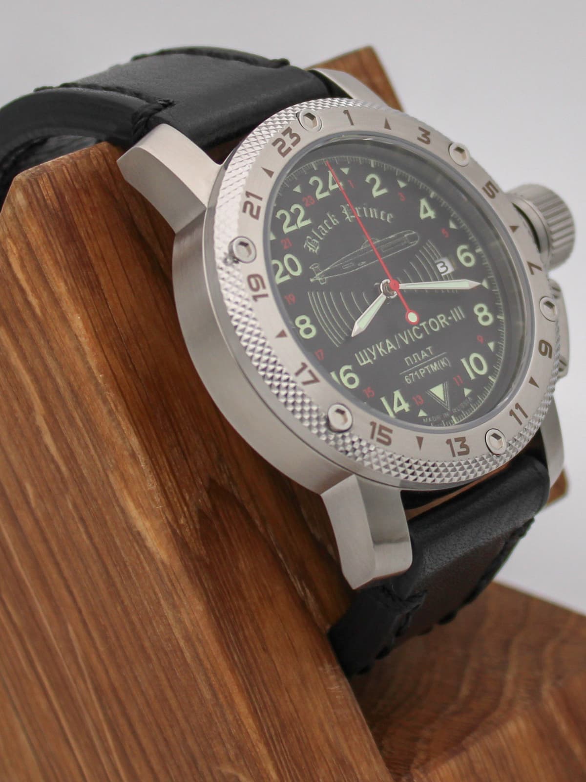 Часы 671 / Щука (Black Prince) кварцевые (Ronda 515.24H) Q47.068.01